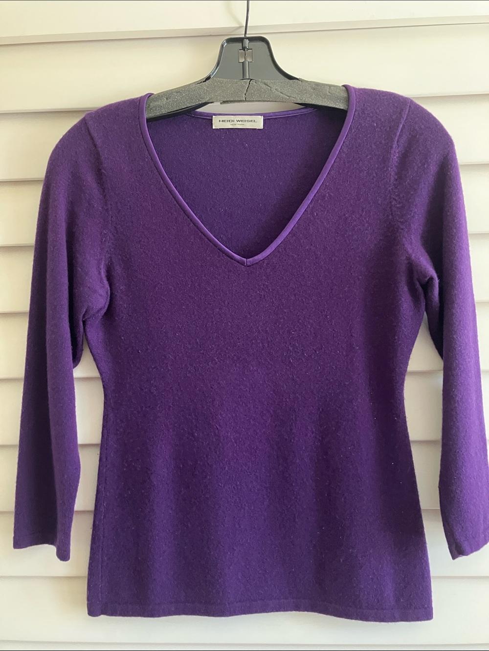 Harris Woolrich V-Neck Sweater in Deep Purple